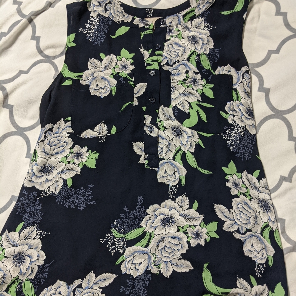 Loft small dressy tank
